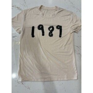 1989 WOMANS DESIGN TSHIRT SIZE LARGE TAYLOR SWIFT